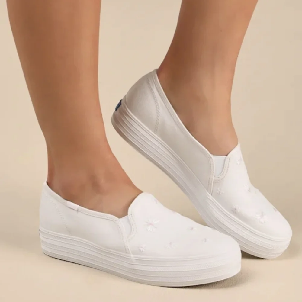 Keds White Floral Embroidered Slip-On Sneakers Size 9 NWT